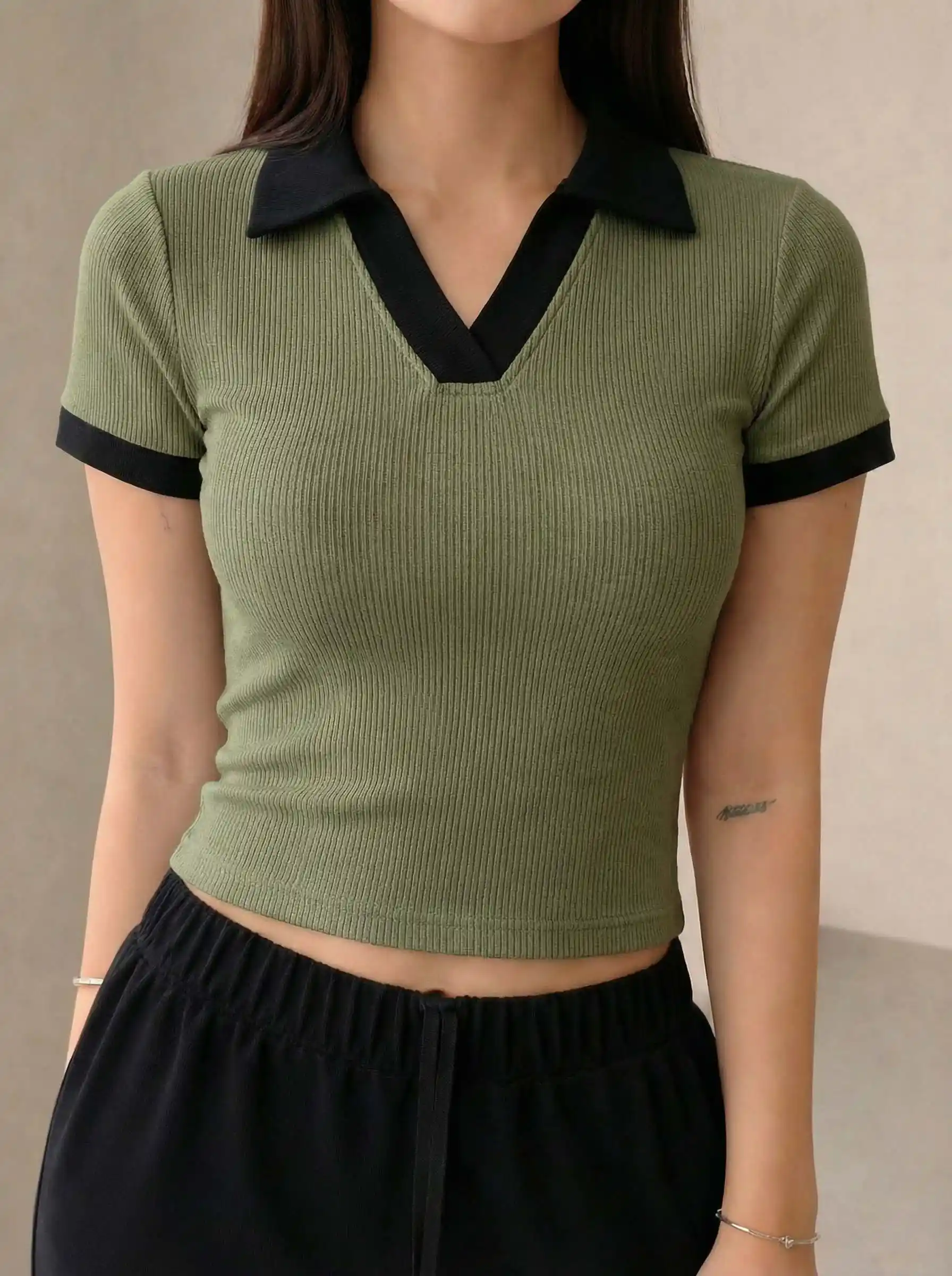 Premium Johnny Collar RIB Tops Army Green